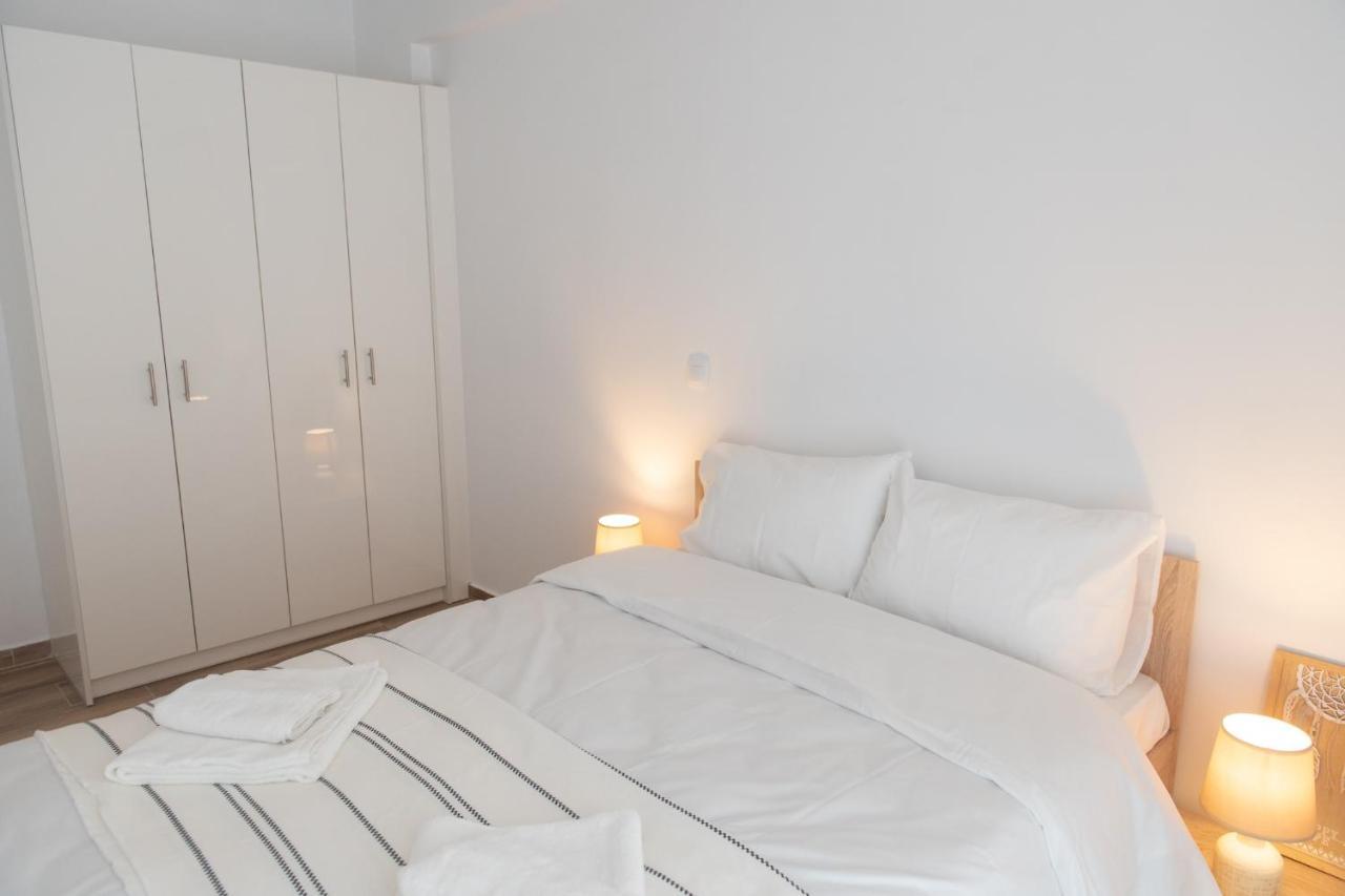 Stylish Spacious Apartment In Palaio Faliro Атина Екстериор снимка