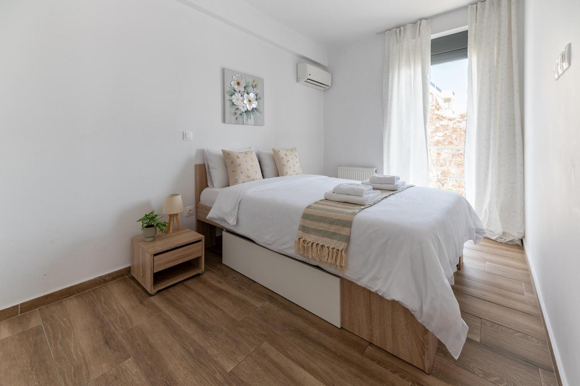 Stylish Spacious Apartment In Palaio Faliro Атина Екстериор снимка