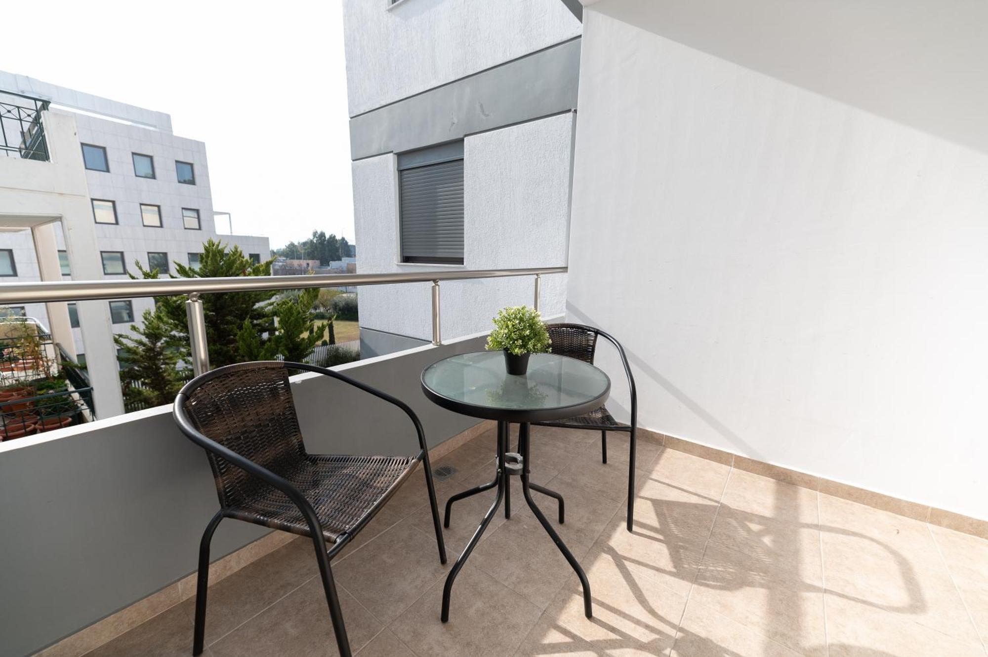 Stylish Spacious Apartment In Palaio Faliro Атина Екстериор снимка